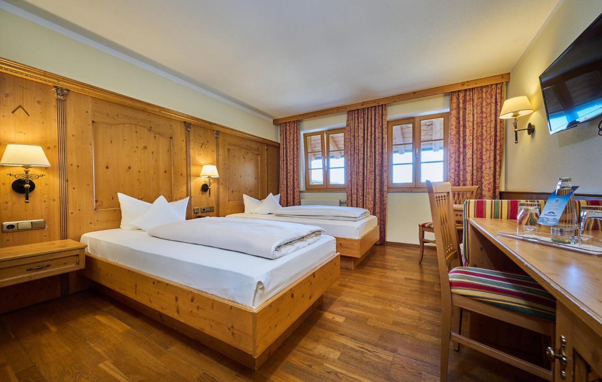 Hotel Happinger Hof Розенхайм Экстерьер фото